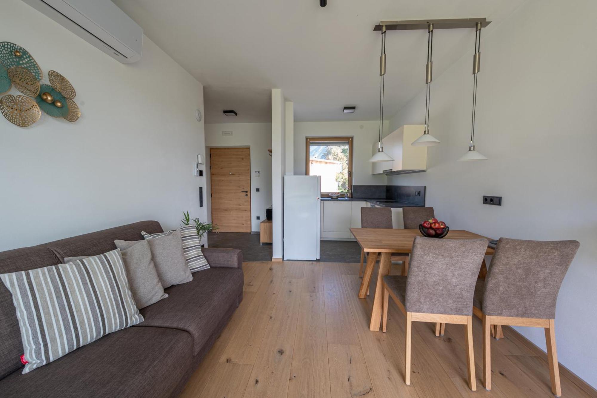 גרגצונה Garden Lodge מראה חיצוני תמונה